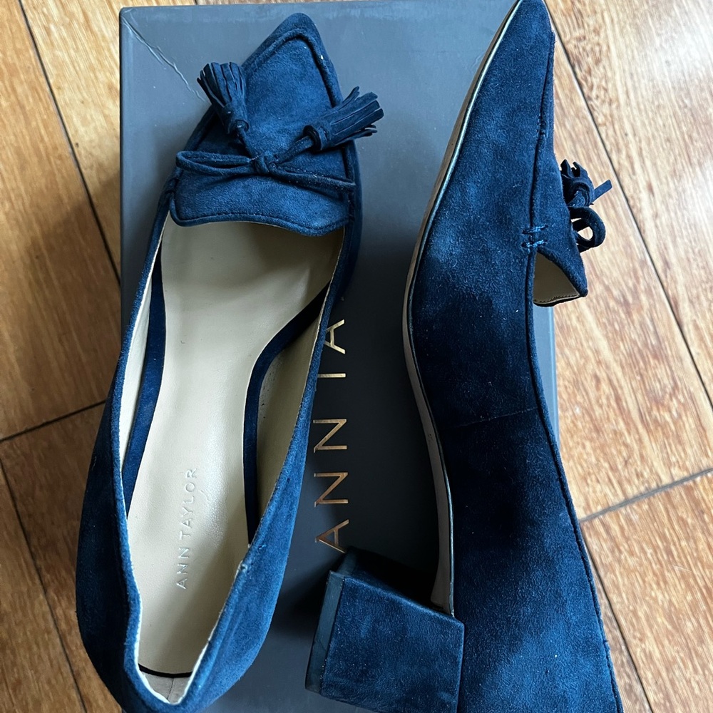 Ann Taylor Women's Navy Tassel Block Heel Suede Pump